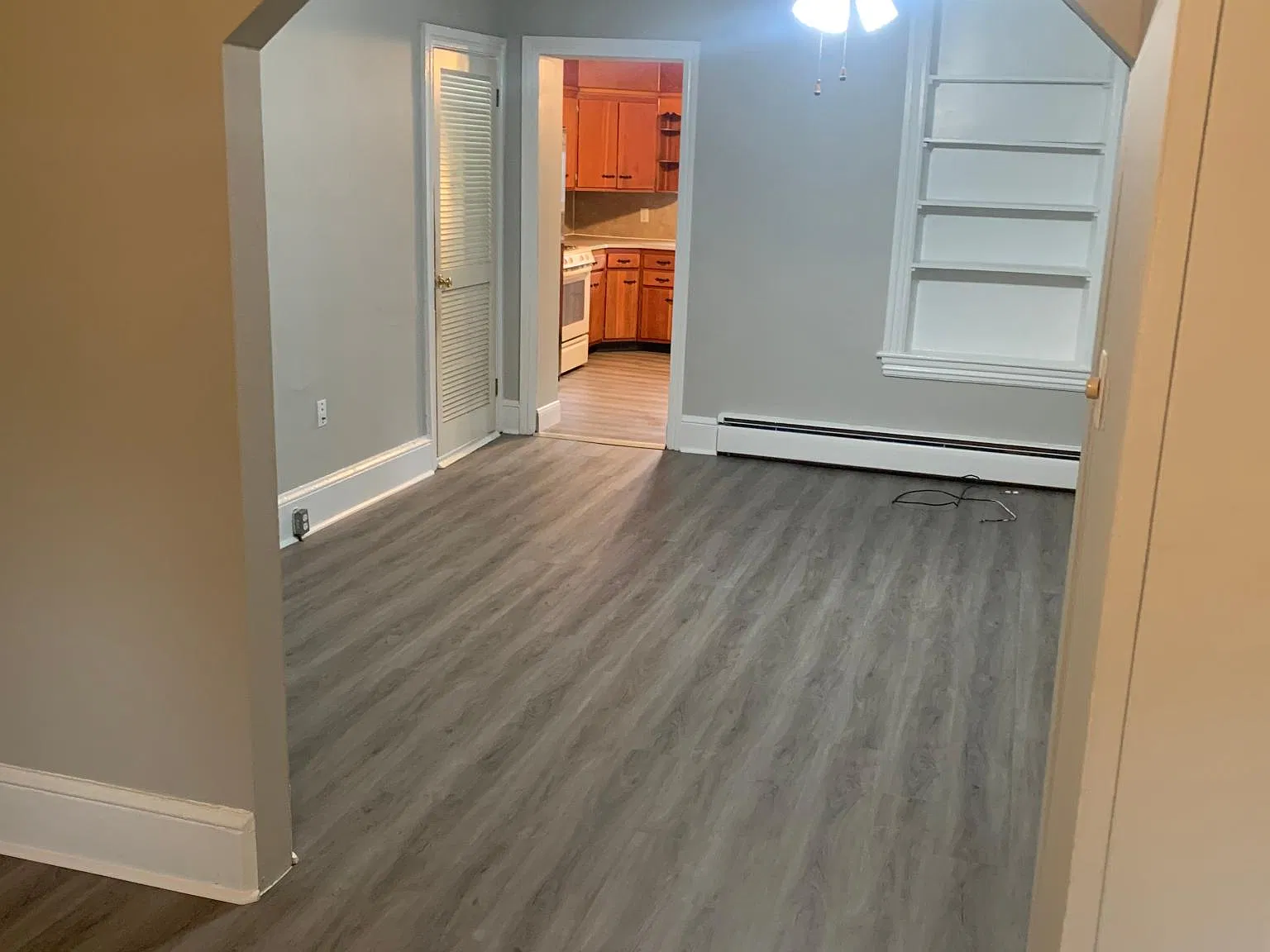 1 bed, 900 sqft, $1,300 — Photo 2