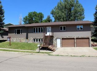 558 Lohstreter Rd, Mandan, ND 58554