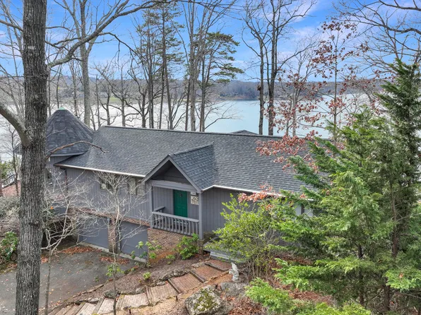 108 Overlook Hill Dr, Moneta, VA 24121