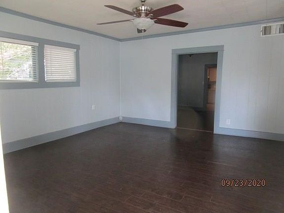2nd image of 1049 Poplar St