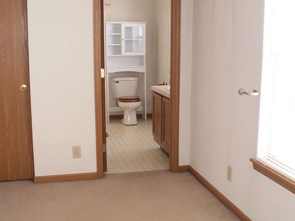 4th image of 1592 Rebecca Dr