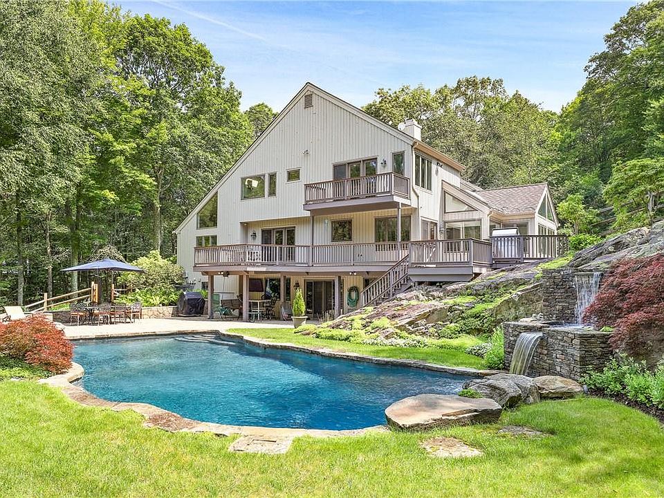 1st image of 34 Glenwood Lane