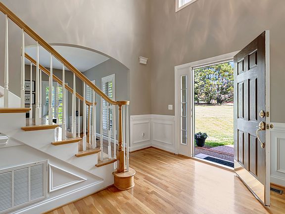 5th image of 1301 Erin Ln
