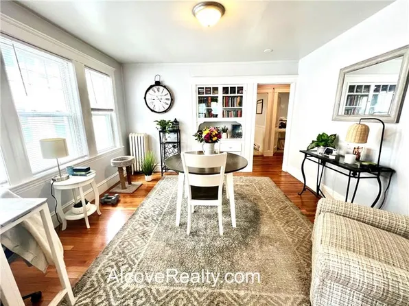 39 Sterling St, Somerville, MA 02144