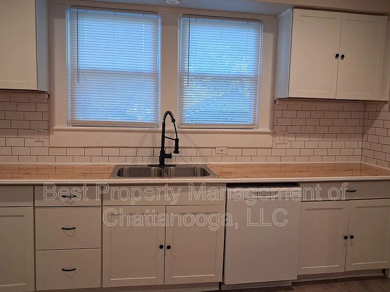 3 bed, 2.0 bath, 1680 sqft, $1,950 — Photo 3