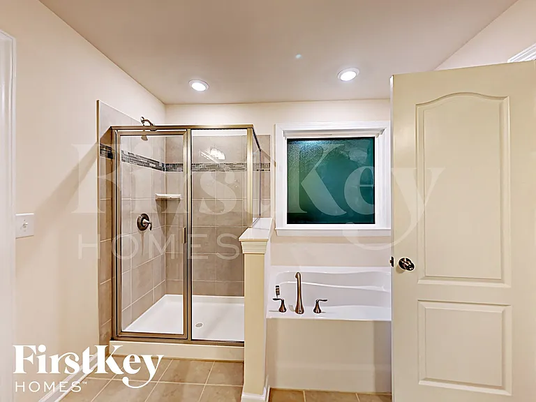 9952 Travertine Trl — Photo 12