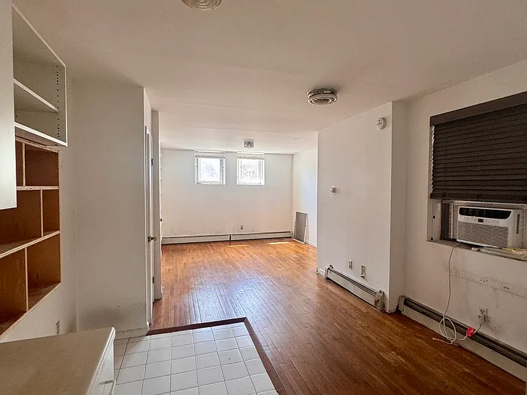 13 Pike St #2D — Photo 1