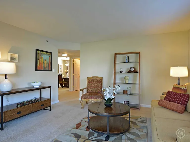 Valley Stream Village Apartments — Photo 15