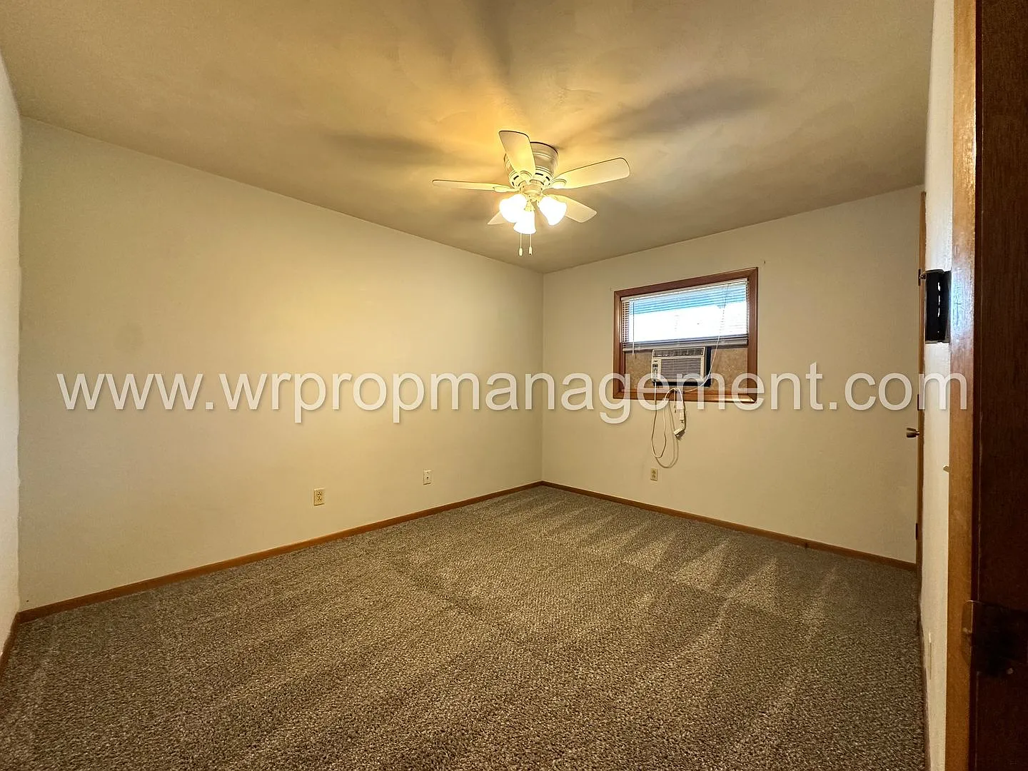 400 Stamm St (LEX) — Photo 3