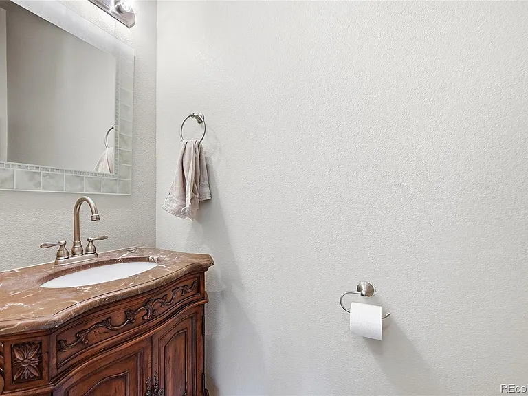 5504 E Burlington Dr — Photo 11