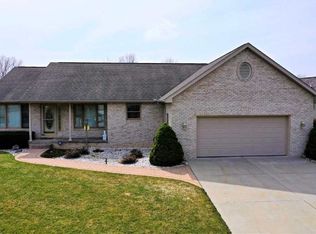 7075 Woods West Dr, Flushing, MI 48433