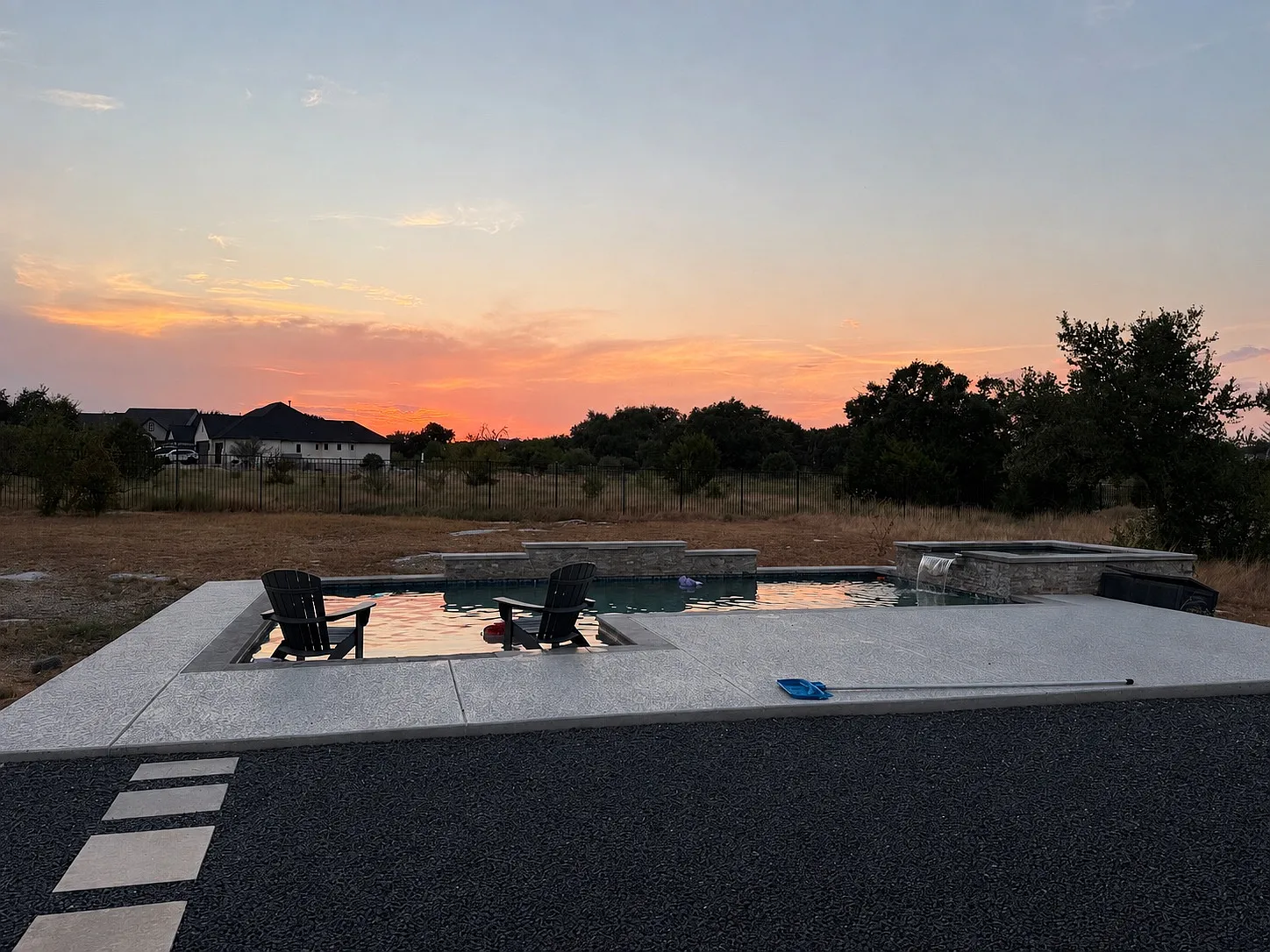 5 bed, 4001 sqft, $8,500 — Photo 3