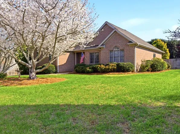 3912 Longmeadow Dr, Mebane, NC 27302