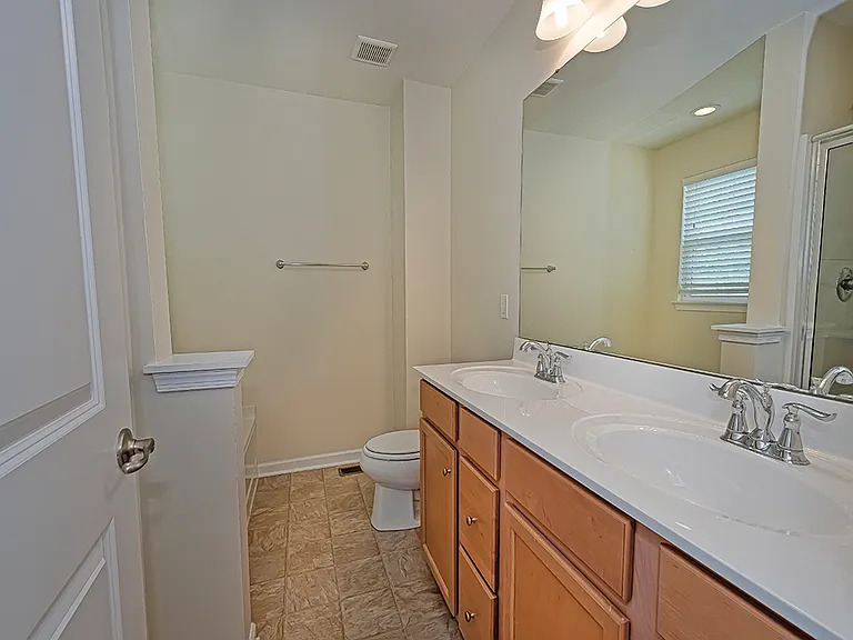 627 Edison Dr — Photo 37