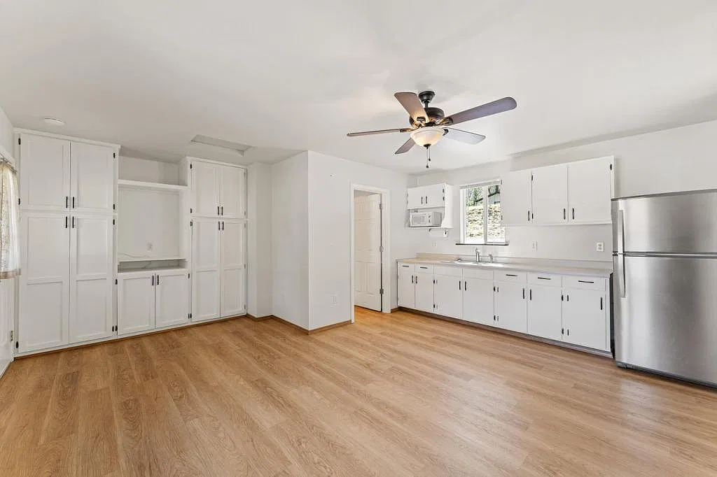 2276 Azalea Drive-Unit B — Photo 3