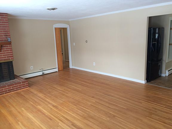 Living room with Fireplace