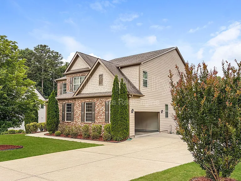 3738 Valley Spring Dr — Photo 1