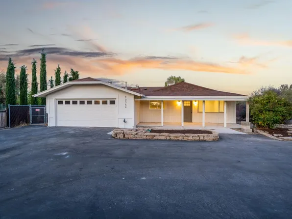10354 N Fowler Ave, Clovis, CA 93619