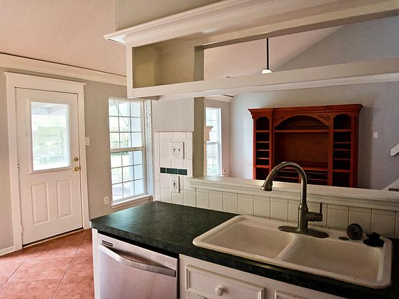 4th image of 125 Baretta Dr