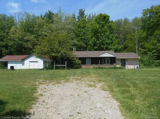 1651 Castle Rd, North Branch, MI 48461