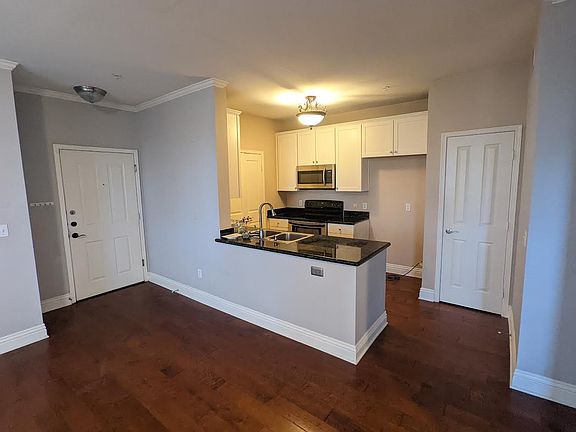 4th image of 22681 Oakgrove Unit 213