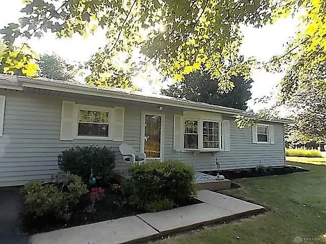 7852 Morrow Woodville Rd photo 1