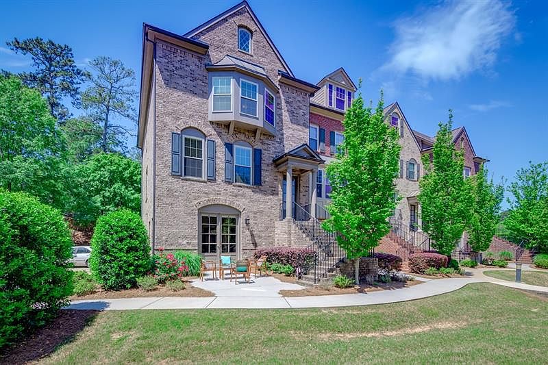 1st image of 524 Micayne Cir SE