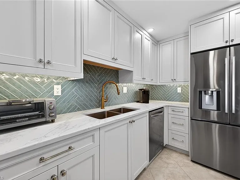 3443 Gulf Shore Blvd N #809 — Photo 12