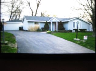 8740 Robinhood Dr, Orland Park, IL 60462