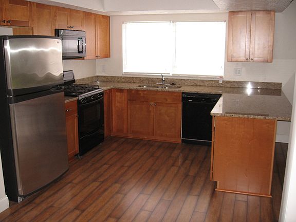 3rd image of 2619 Verde Ln