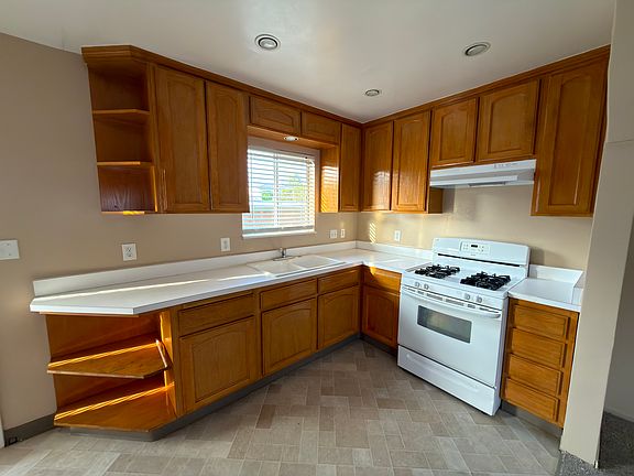 4th image of 177 S Pepper St #177