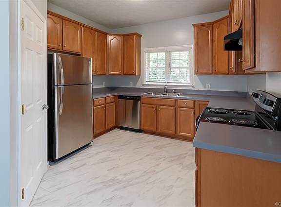 2nd image of 806 1/2 Rex Ave
