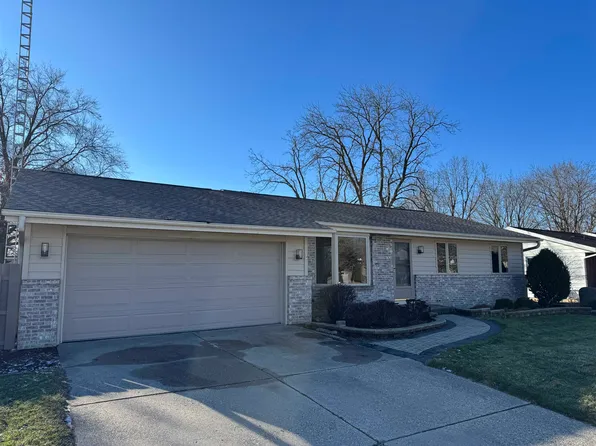 3730 Park View Dr, Janesville, WI 53546