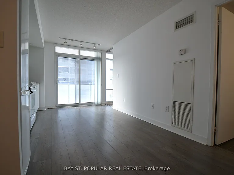 4K Spadina Ave #629 — Photo 4