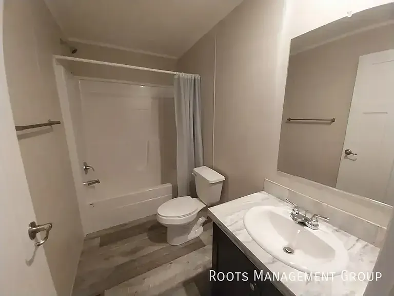 1402 Winona St #1402WN — Photo 11