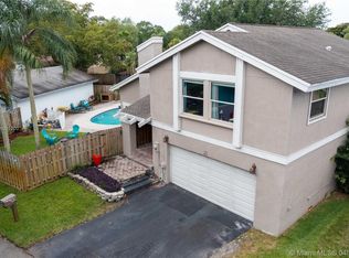 46 Birch Dr, Cooper, FL 33026