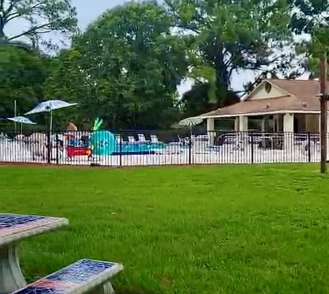 107 Shady Oak Dr — Photo 11