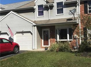 359 Village Walk Dr, Macungie, PA 18062