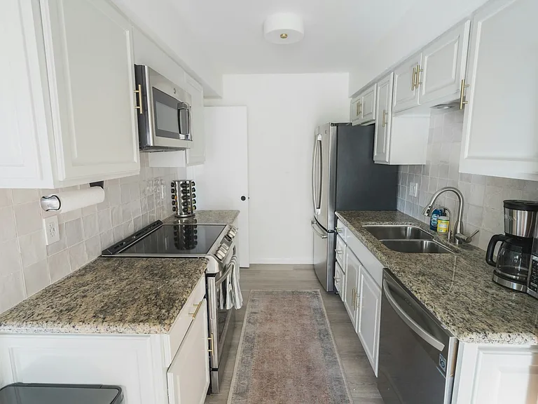 1031 Miramonte Dr #2 — Photo 11