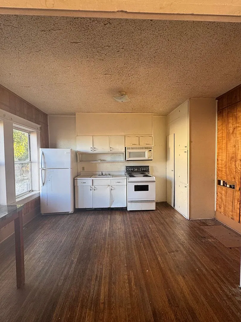 701 ES 11th — Photo 3
