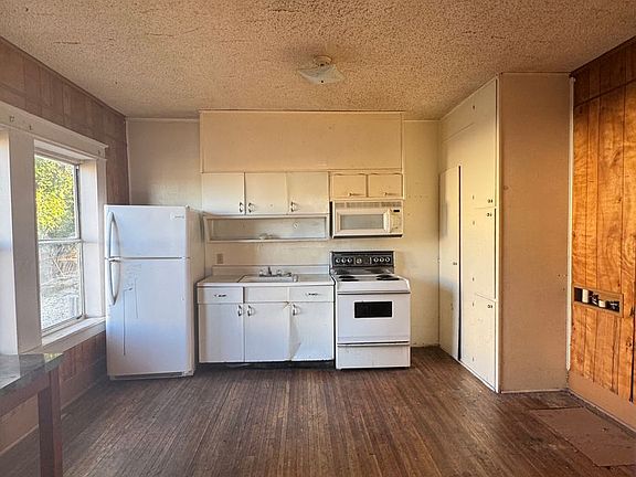 3rd image of 701 S 11th St