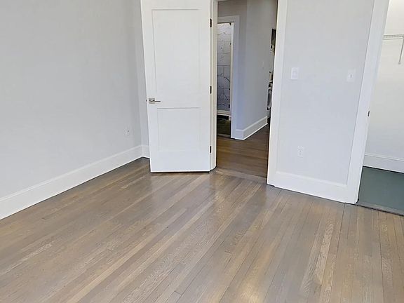 3rd image of 109 Queensberry St #14A