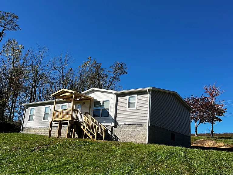15834 Highway 127 N — Photo 1