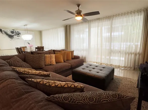 13953 Kendale Lakes Cir #208B, Miami, FL 33183