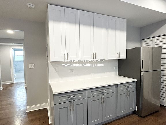 2nd image of 1157 W Lunt Ave #2B
