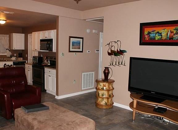 3rd image of 9025 Gladiators St