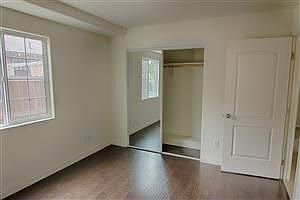 5th image of 643 E 109th St