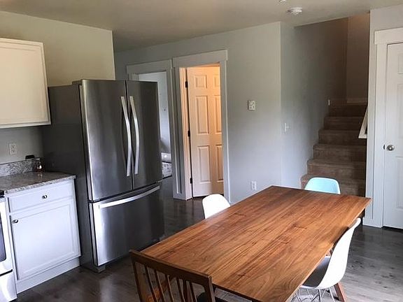 3rd image of 9514 Hancock Ave SE
