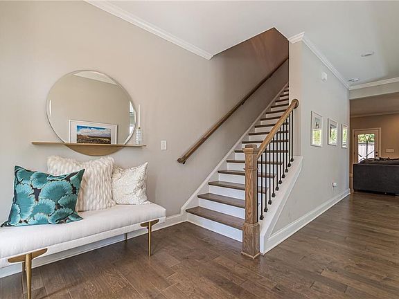 3rd image of 3355 Pierview Dr