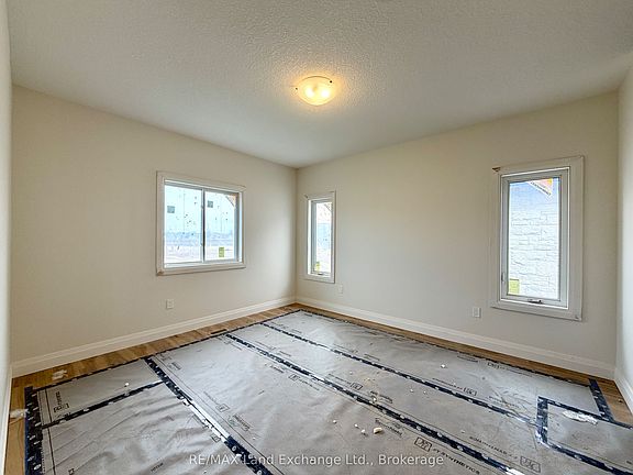 5th image of 447 Ivings Dr